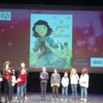 Le jury du Fauve Jeunesse sur la scène du Théâtre d'Angoulême lors de la cérémonie - Comixtrip