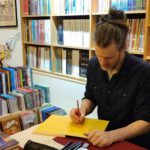 Alexis Vitrebert en dédicace à Poitiers pour L'espion d'Orient (crédit photo : Damien Canteau / Comixtrip)