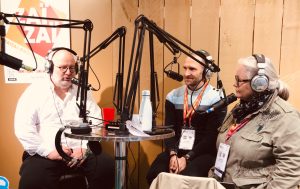 De gauche à droite - Jean-David Morvan, Matthieu Morvan et Claire Karius