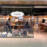L'ère des cristaux de Haruko Ichikawa (éditions Glénat) pop up store au Caroussel du louvre
