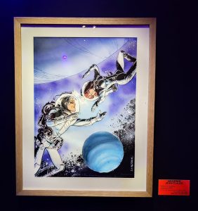 Exposition Plus loin la nouvelle science fiction à la Cité de la BD d'Angoulême 2025 (crédit photo : Damien Canteau / Comixtrip)
