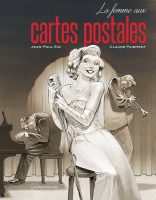 La femme aux cartes postales