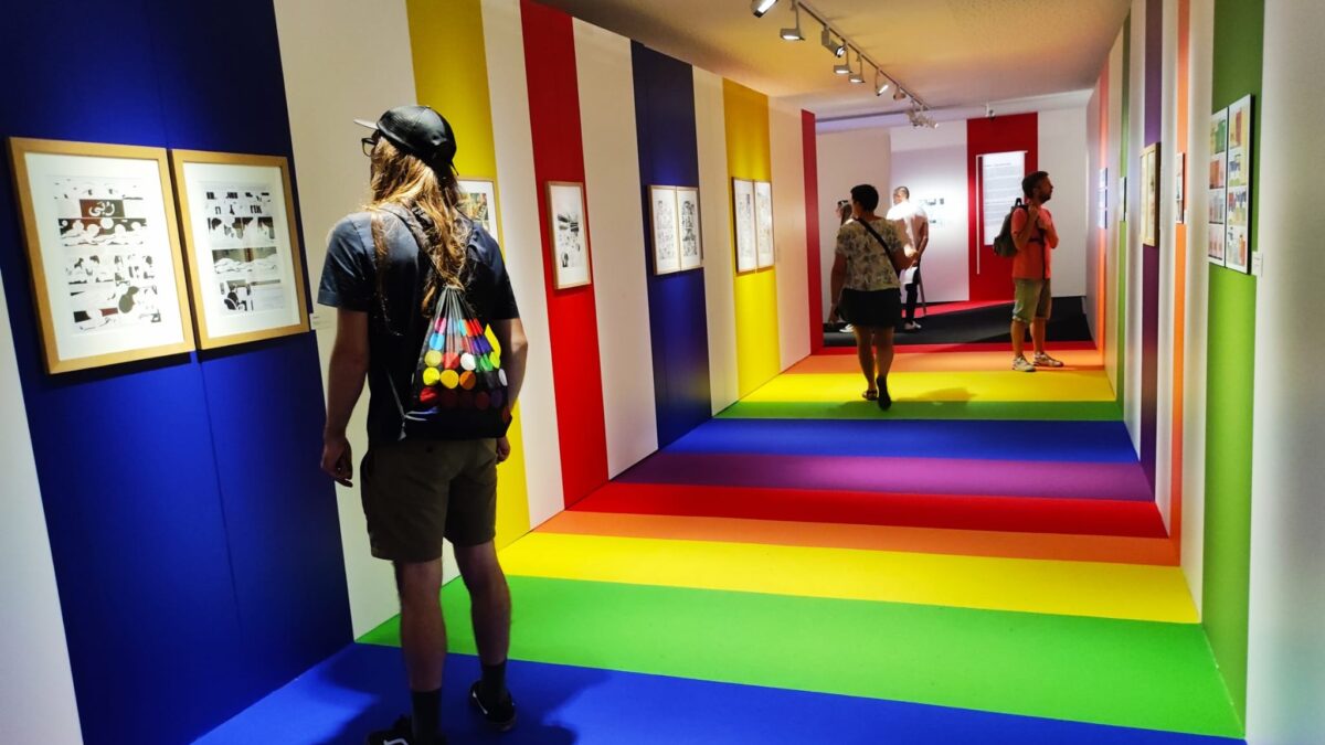 Exposition LGBTQcomics lettres d'amour à la bande dessinée à la Cité internationale de la BD d'Angoulême (Crédit photo : Comixtrip / Damien Canteau) - Irène Le Roy Ladurie, Jean-Paul Jennequin, Bastien Pépin